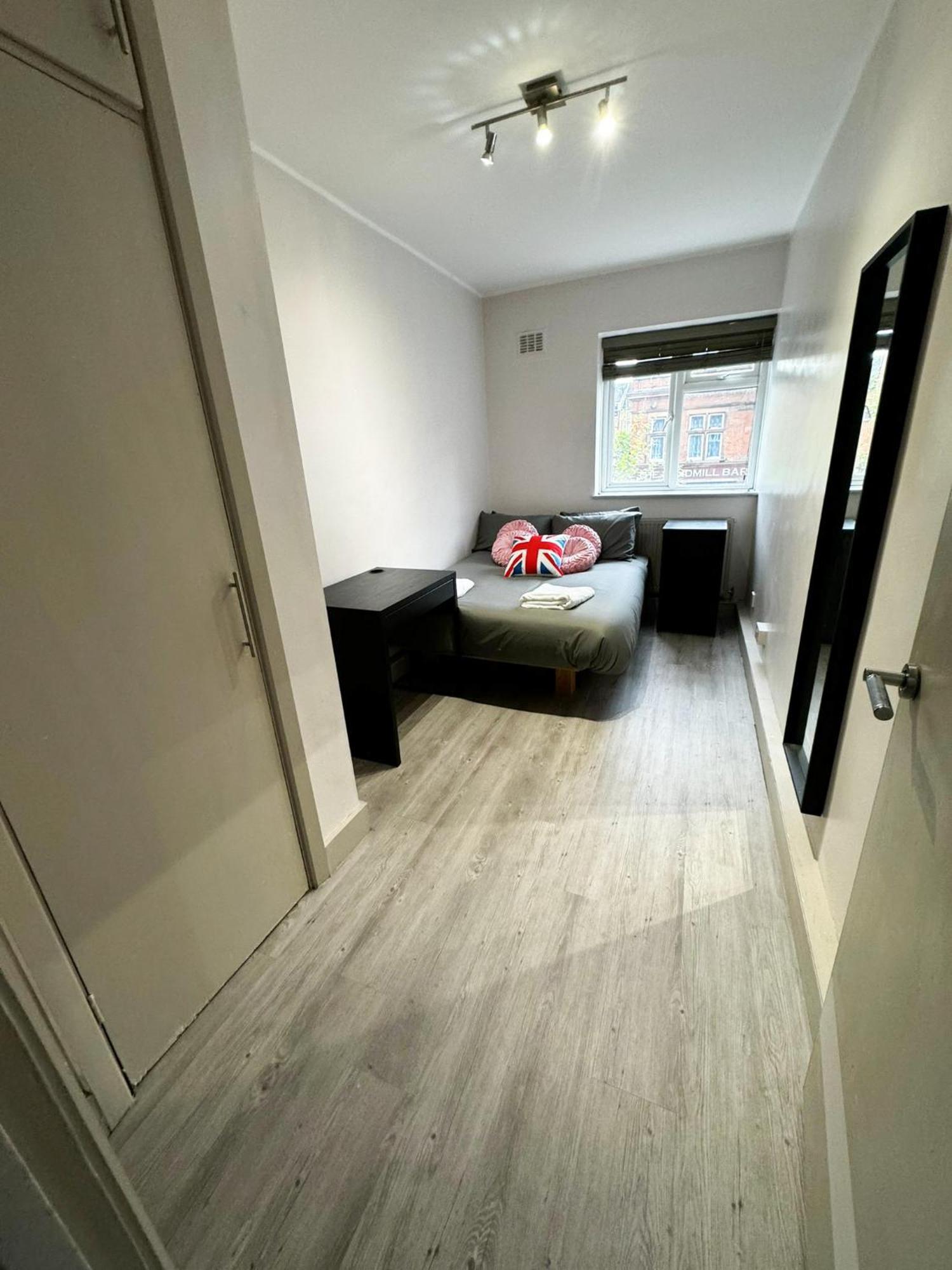 Cricklewood Apartment Лондон Екстериор снимка